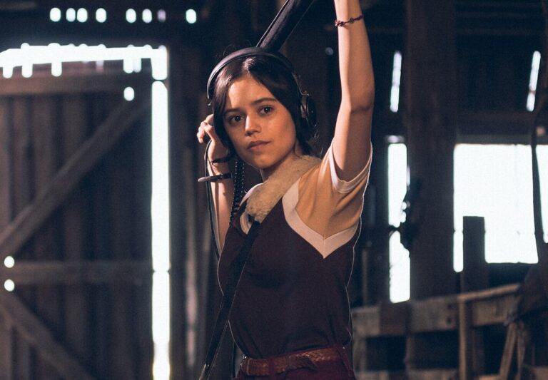 Read more about the article Jenna Ortega protagoniza en Netflix un cruce entre slasher y porno que da pie a un brutal espectáculo de culto