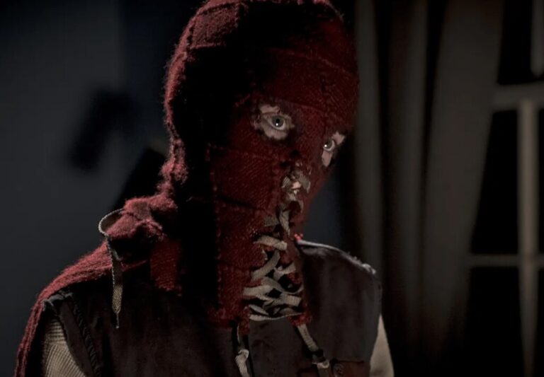 Read more about the article Esta producción de James Gunn reinventa a Superman inyectándole escalofriantes elementos de terror y la tienes en Netflix